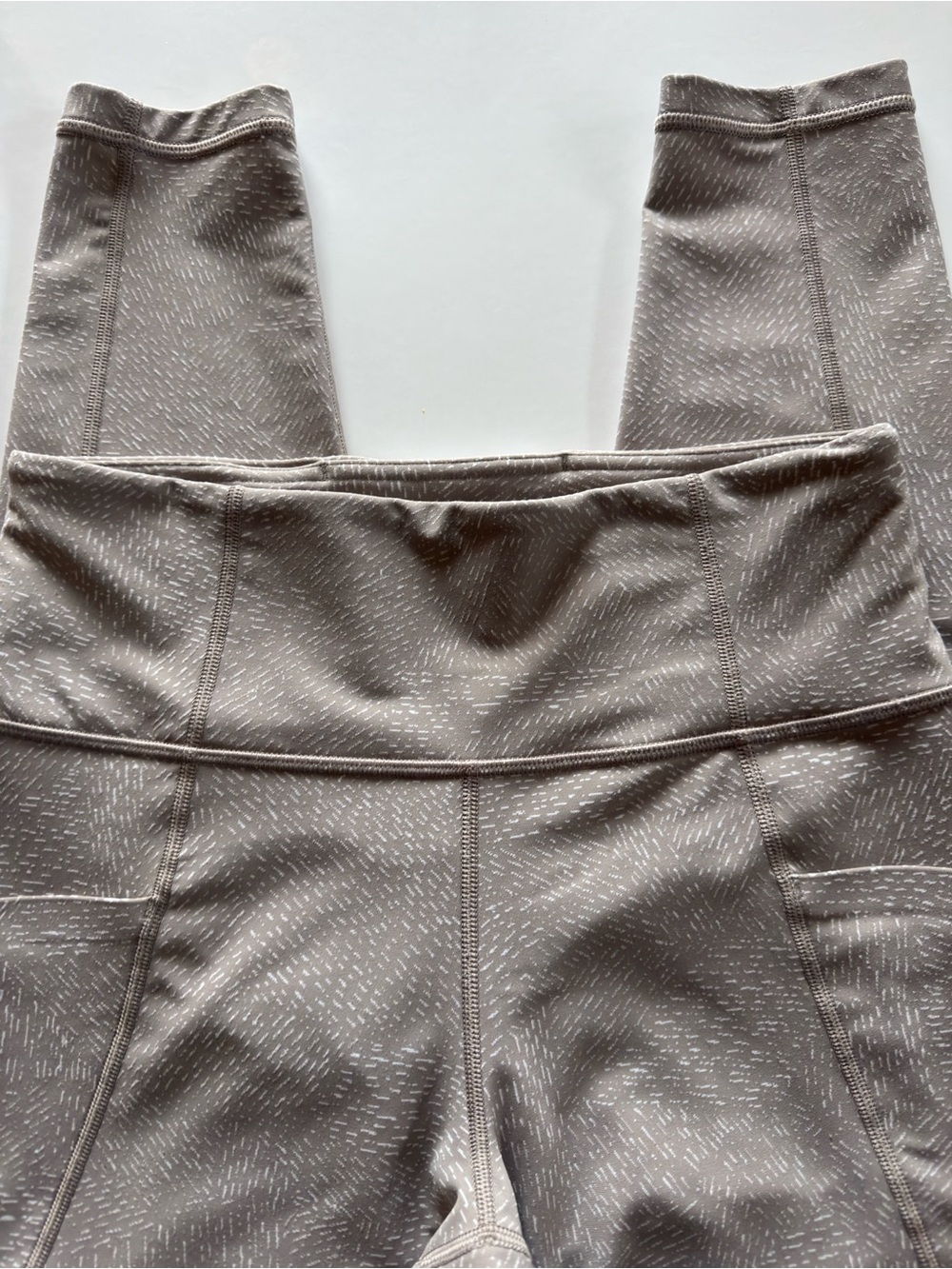 Athleta Salutation Stash High Rise 7/8 Leggings nwot